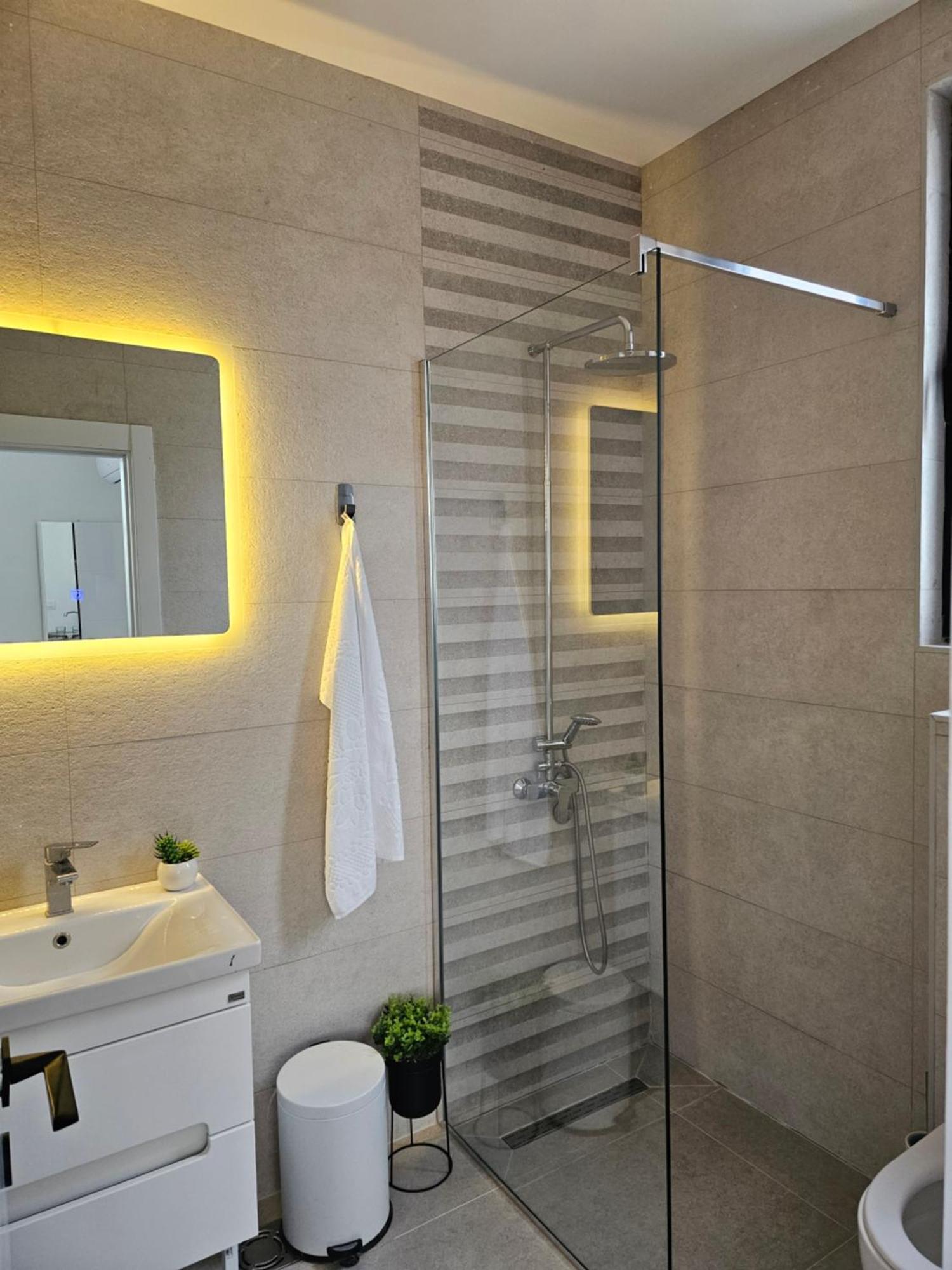 La Vida Apartments บุดวา ภายนอก รูปภาพ
