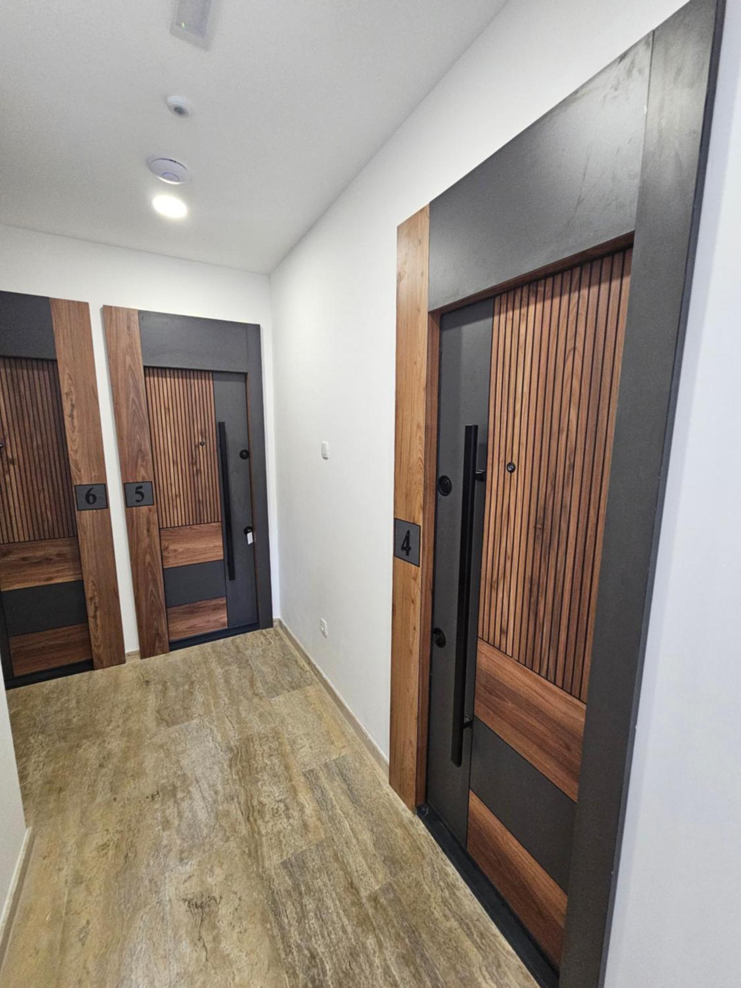 La Vida Apartments บุดวา ภายนอก รูปภาพ